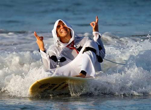 go on a honeymoon after marriage 能用go to吗？